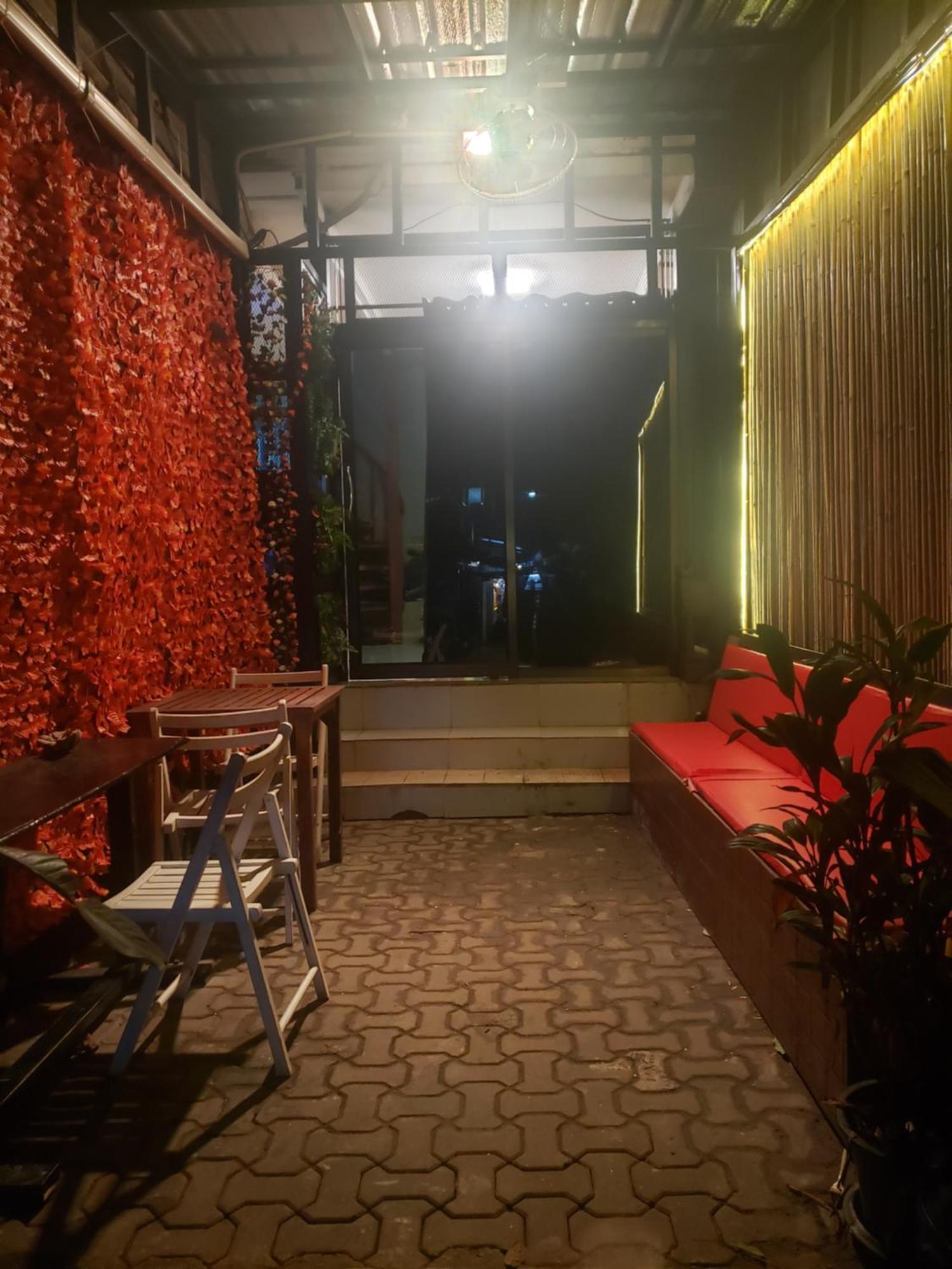 Lucky Dorm Hostel Phi Phi Don Exterior foto