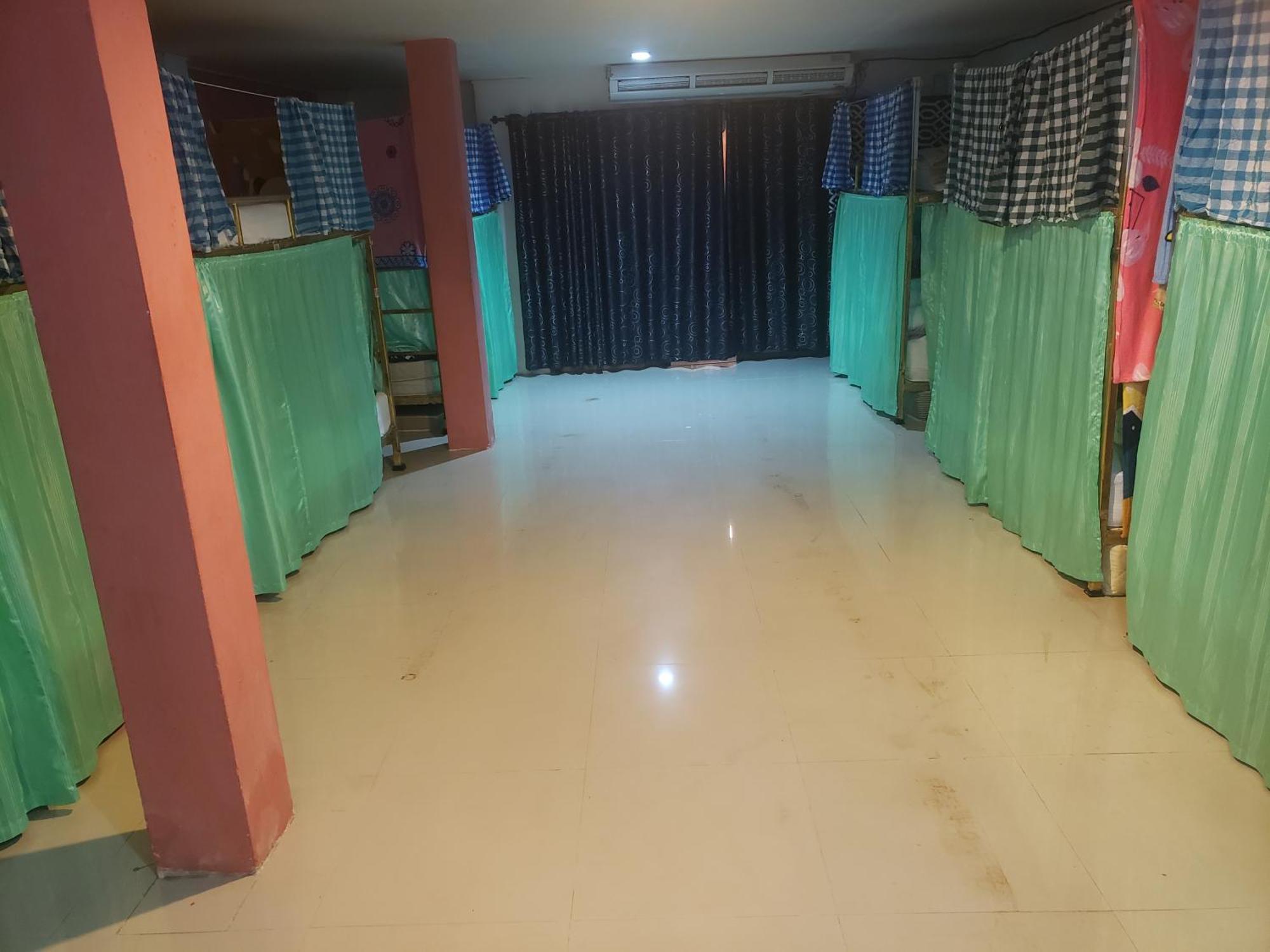 Lucky Dorm Hostel Phi Phi Don Exterior foto